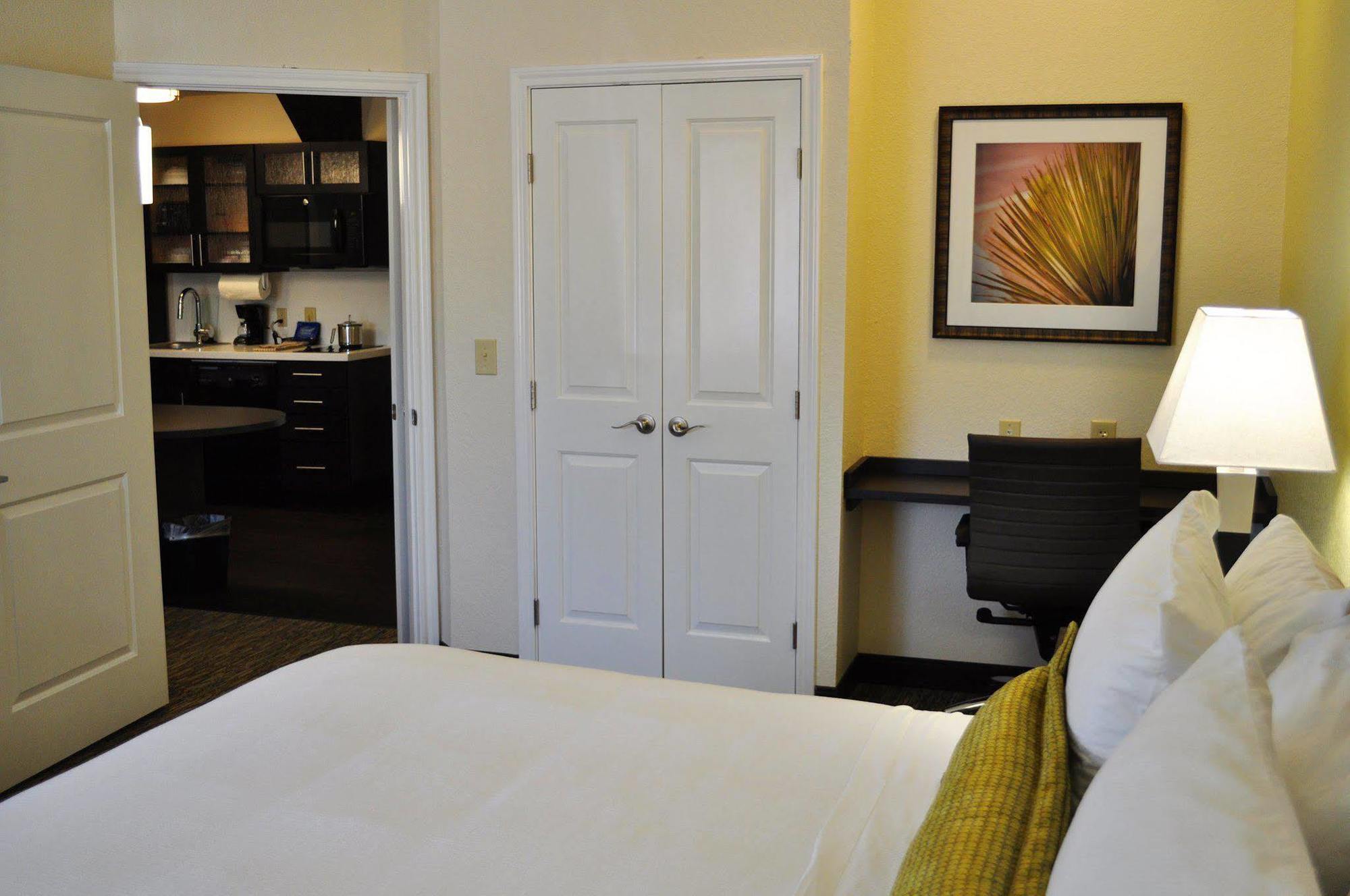 Candlewood Suites Bay City, An Ihg Hotel Exteriör bild